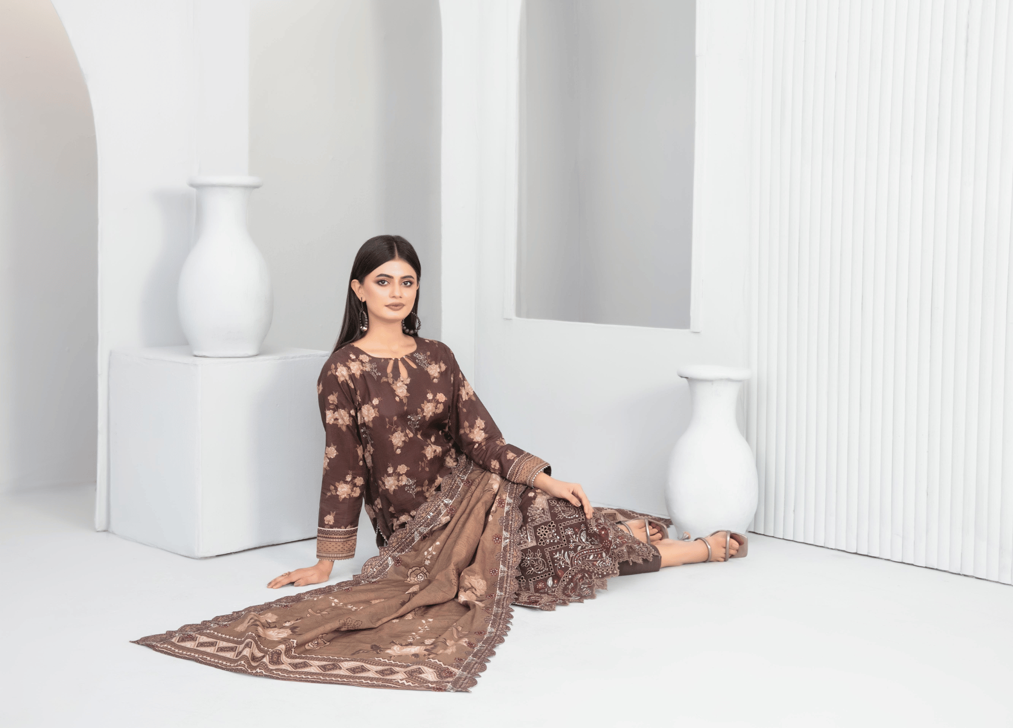 Chocolate Brown Floral Embroidered Khaddar 3 Piece Suit – Winter Collection